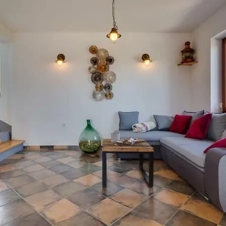 Holiday House Olea Lukoran