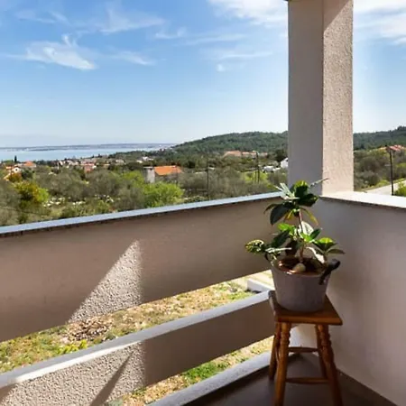 Holiday House Olea * Lukoran