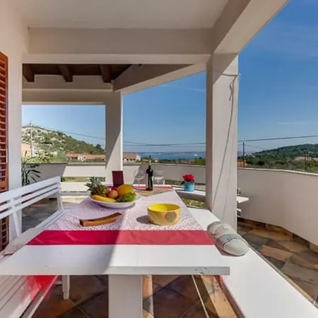 Holiday House Olea 别墅