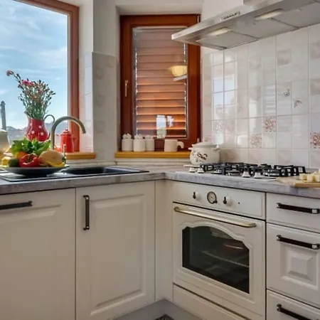 Holiday House Olea 别墅 Lukoran